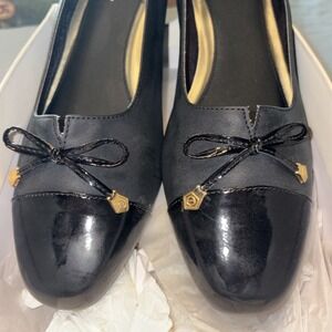 Hushpuppie VTG Black Gold Shoe SoftStyle Womens Patent Leather Toe Size 11W NIB